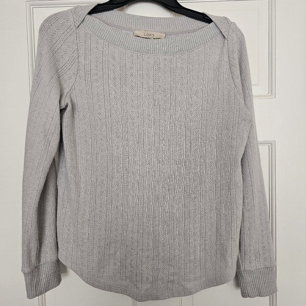LOFT Gray Sweater Size Small